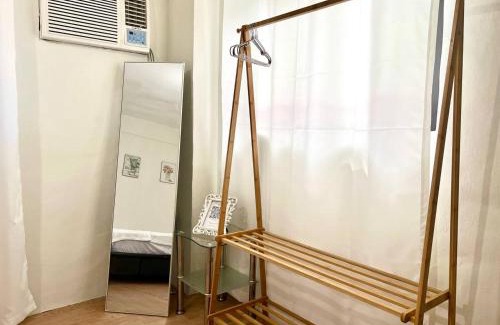Dasmarinas Apartamento | Suite Dreams Staycation - Cozy 2-BR - Wi-Fi Garden Kitchen