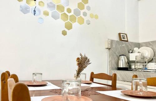 Dasmarinas Apartamento | Suite Dreams Staycation - Cozy 2-BR - Wi-Fi Garden Kitchen
