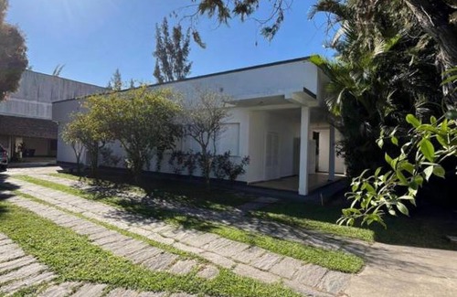 Araruama Casa | Suite em casa maravilhosa, melhor localização de Araruama