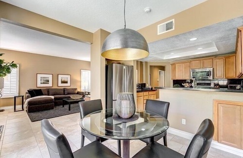 Tustin Casa | Suite Escape @ Tustin Ranch! ¡Todo a estrenar! Corporativo, Extended Stay!