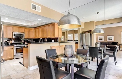 Tustin Casa | Suite Escape @ Tustin Ranch! ¡Todo a estrenar! Corporativo, Extended Stay!