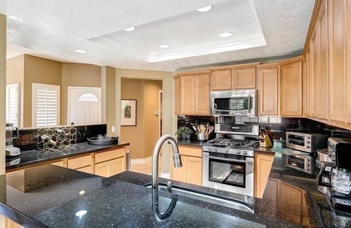 Tustin Casa | Suite Escape @ Tustin Ranch! ¡Todo a estrenar! Corporativo, Extended Stay!
