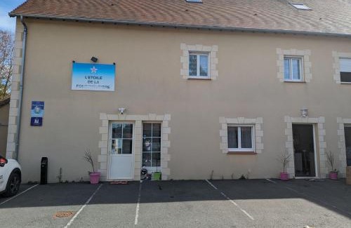 Neuvy-Saint-Sepulchre Cama Y Desayuno | Suite familiale privée avec 3 chambres, sdb, wc partagés et petit-déjeuner inclus - FR-1-591-609