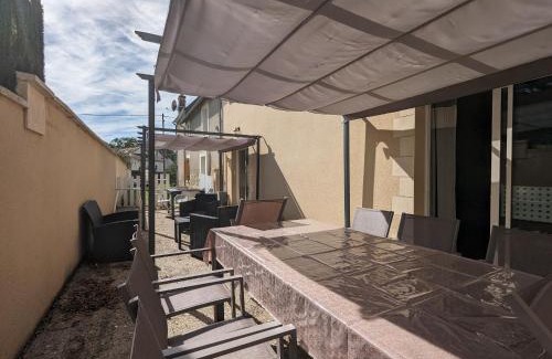 Neuvy-Saint-Sepulchre Cama Y Desayuno | Suite familiale privée avec 3 chambres, sdb, wc partagés et petit-déjeuner inclus - FR-1-591-609