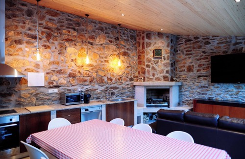Molares Casa | SUITE IN RUSTIC HOUSE WITH STUNNING VIEWS