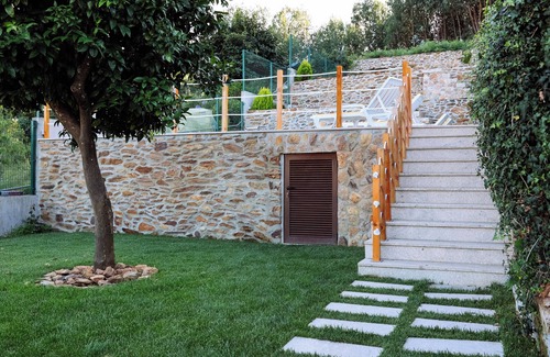 Molares Casa | SUITE IN RUSTIC HOUSE WITH STUNNING VIEWS