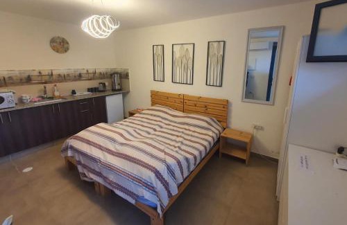 Ben Shemen Apartamento | Suite in the village