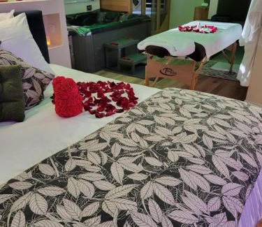 Cabannes Casa | Suite l'Olive Sacrée Spa et Sauna