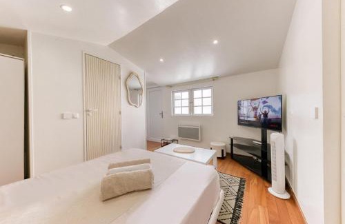 Vaujours Chalet De Esquí | Suite Loveroom Close to CDG and Disneyland Paris
