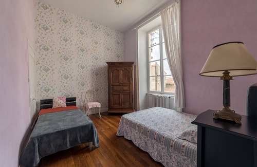 Fontenay-le-Comte Casa | Suite-Lujoso-Baño en la habitacion-Vista a la Piscina-4 étoiles