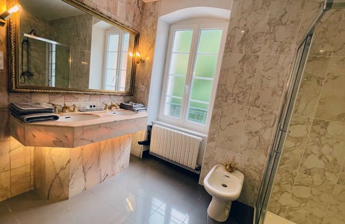 Aubin Cama Y Desayuno | Suite-Lujoso-Baño Privado-Vista al Parque