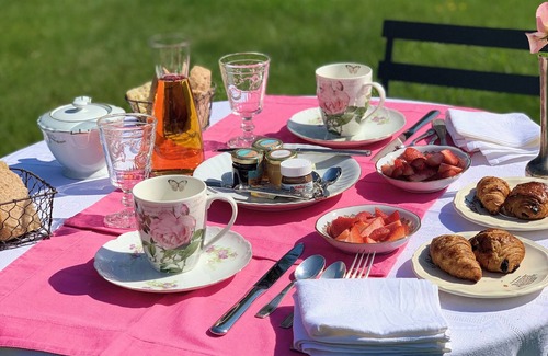 Suzay Cama Y Desayuno | SUITE MARQUISE DE POMPADOUR PRIVATE CHARMING ROOM BREAKFAST INCLUDED