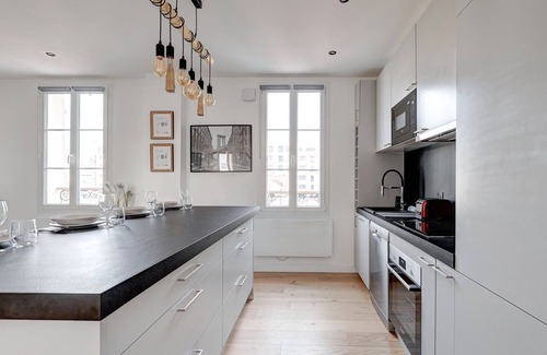 Suresnes Apartamento | Suite Modern Art - Superb downtown apartment