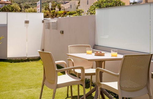 Agia Marina Casa | Suite n.1 with private pool & yard
