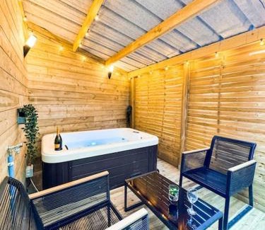 Guingamp Apartamento | Suite romantique JACUZZI privatif chauffé à 37 GARE