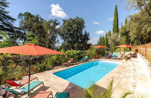 Nyons Cama Y Desayuno | Suite Royale- SPA - Jacuzzi - Sauna - Massage - 2 Double Rooms - 4 SAISONS - Piscine Chauffée Toute l'année - POOL VIEW - Heated POOL -800m City Centre