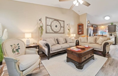 Westgate Casa | Suite Southern Charm - 2 bed 2 bath