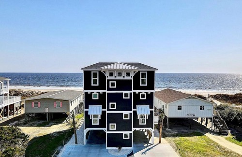 Yaupon Beach Casa | Suite Southern Charm