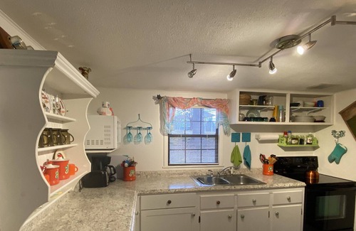 Jacksboro Casa | SUITE SPOT - Million Dollar Views of Norris Lake! Just minutes off I-75!
