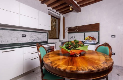 Bibbiena Apartamento | Suite the Cardinal, historic home in Bibbiena