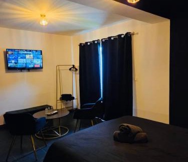 Port-Saint-Louis-du-Rhone Apartamento | Suite with private Jacuzzi