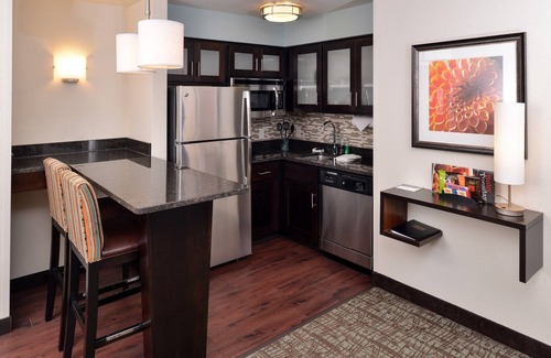 Sioux Falls Condominio | Suite con bañera accesible | Desayuno gratuito + piscina cubierta + bañera de hidromasaje