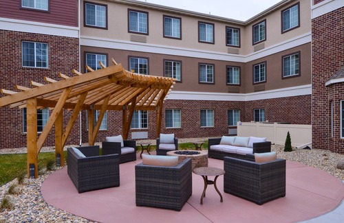 Sioux Falls Condominio | Suite con bañera accesible | Desayuno gratuito + piscina cubierta + bañera de hidromasaje