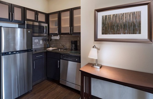 McNeil Condominio | Suite with Air-Conditioning, Outdoor Pool Access, Free Breakfast + More!