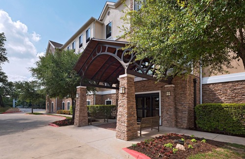 McNeil Condominio | Suite with Air-Conditioning, Outdoor Pool Access, Free Breakfast + More!