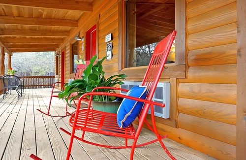 Wimberley Hotel | Suite with Two Queen Beds Minutes from Downtown!
