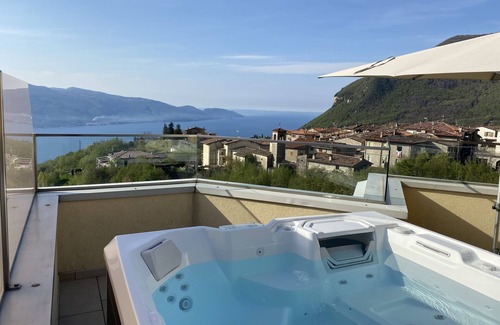 Aer Apartamento | Suite con hidromasaje, 6 camas, impresionantes vistas al lago, sauna, piscina.