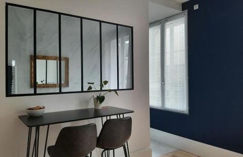 Remiremont Casa | Suite Yves Klein - proche gare et centre-ville- entrée privée