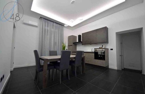 Quartieri Spagnoli Apartamento | Suitequarantotto CURS CIN IT063049C2Z4YC4Q9U