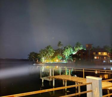 Tonse West Casa | Suites by the Glasswater homestay