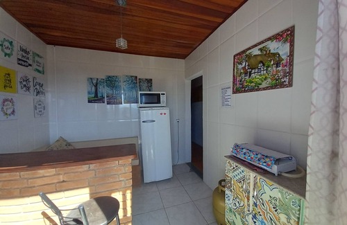 Vila Britania Casa | Suite doble sin desayuno a 4 km del centro de la ciudad. Cocina compartida