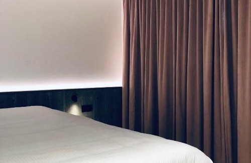 Sint-Michiels Cama Y Desayuno | Suites Le Porte-Bonheur