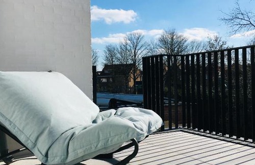 Sint-Michiels Cama Y Desayuno | Suites Le Porte-Bonheur