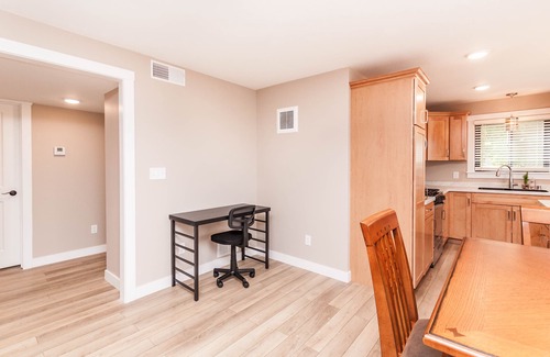 Kutzky Park Condominio | Suites on 4th unit # 2 - 2 bdrm-2 bath-1 mile-Mayo Clinic