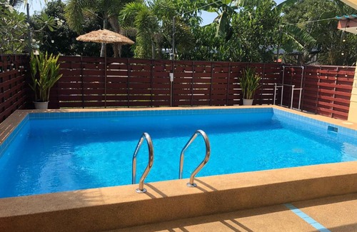 Nong Prue Hotel | Suksabai Raiwan and Pool Villa