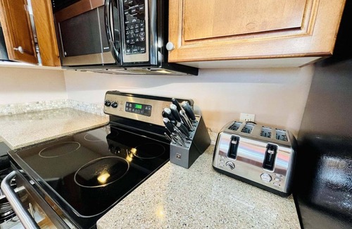 East Kootenay Condominio | SullivanStone #32 - Golf - Ski - Hike - Chill - Private Hot Tub - Sleeps 8.