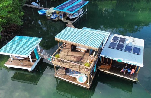 Hope Well Casa | Sum-Beach Sum-Where Floating Home