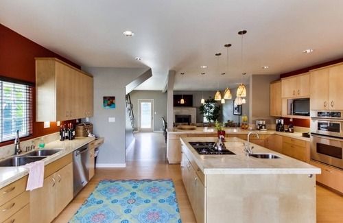 Sunset Cliffs Casa | Summer at The Grande House+Studio: yard+pets+BBQ!