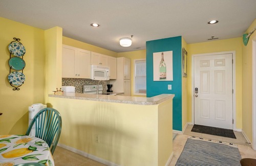 Manteo Condominio | Summer Breeze: Soundfront condo, dog friendly, community pool!