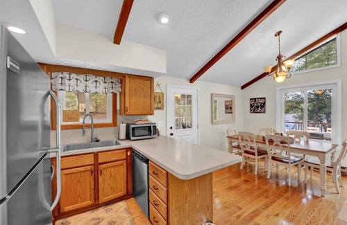 Gouldsboro Cabina | Summer cabin w/ Private Beach in Big Bass Lake resort community