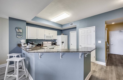 El Centro Beach Condominio | Summer Deals!! Close to Pier Park! FREE Activities! 10th Floor