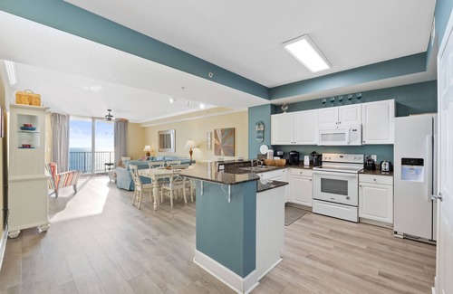 El Centro Beach Condominio | Summer Deals!! Close to Pier Park! FREE Activities! 10th Floor