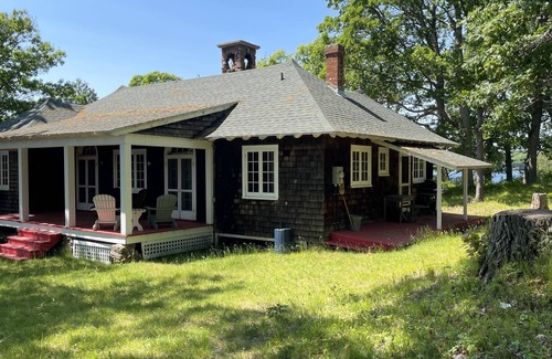 Leeds and the Thousand Islands Cabaña | Summer family cottage in the beautiful Thousand Islands - Gananoque!