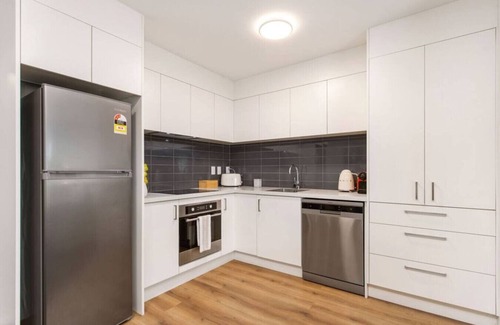 Edgeware Apartamento | Summer Fun | Free Secure Parking | Pool | Gym