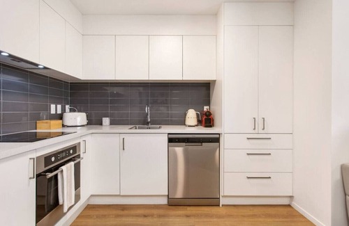 Edgeware Apartamento | Summer Fun | Free Secure Parking | Pool | Gym