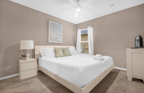 Kissimmee Casa | Summer Getaway - 5-Bedroom Home with Private Pool!
